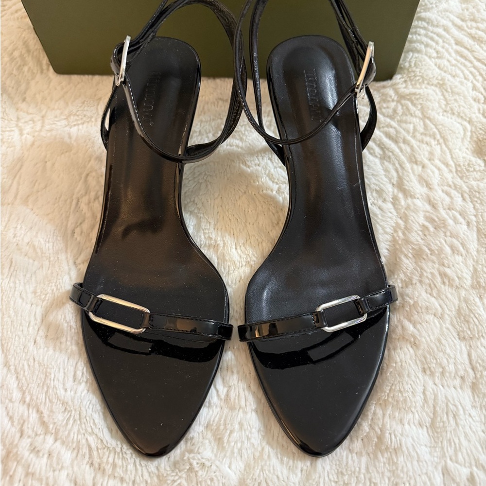 iiimmu Elegant Black Strappy Women's Shoes size 8 S0123